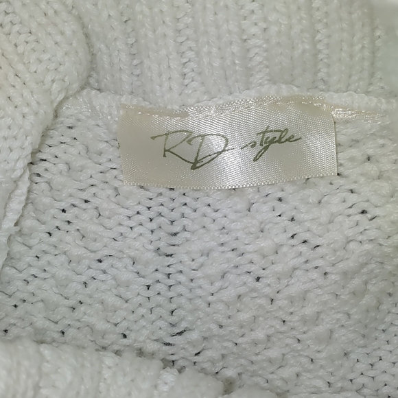 Oversized Cable Knit Sweater - Picture 3 of 3